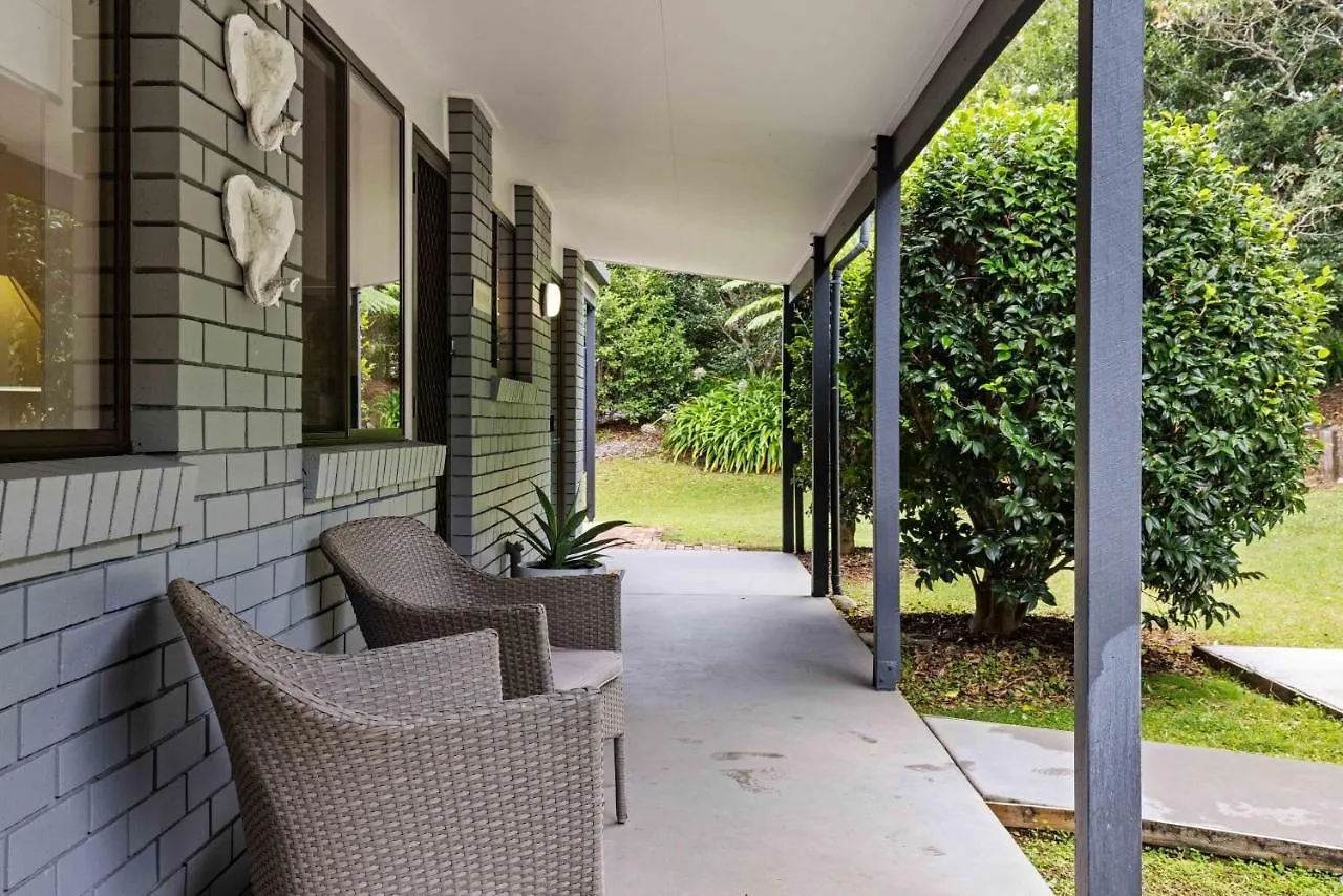 Teak Street Retreat - Ultimate Comfort Steps To Maleny Main Street Holiday home