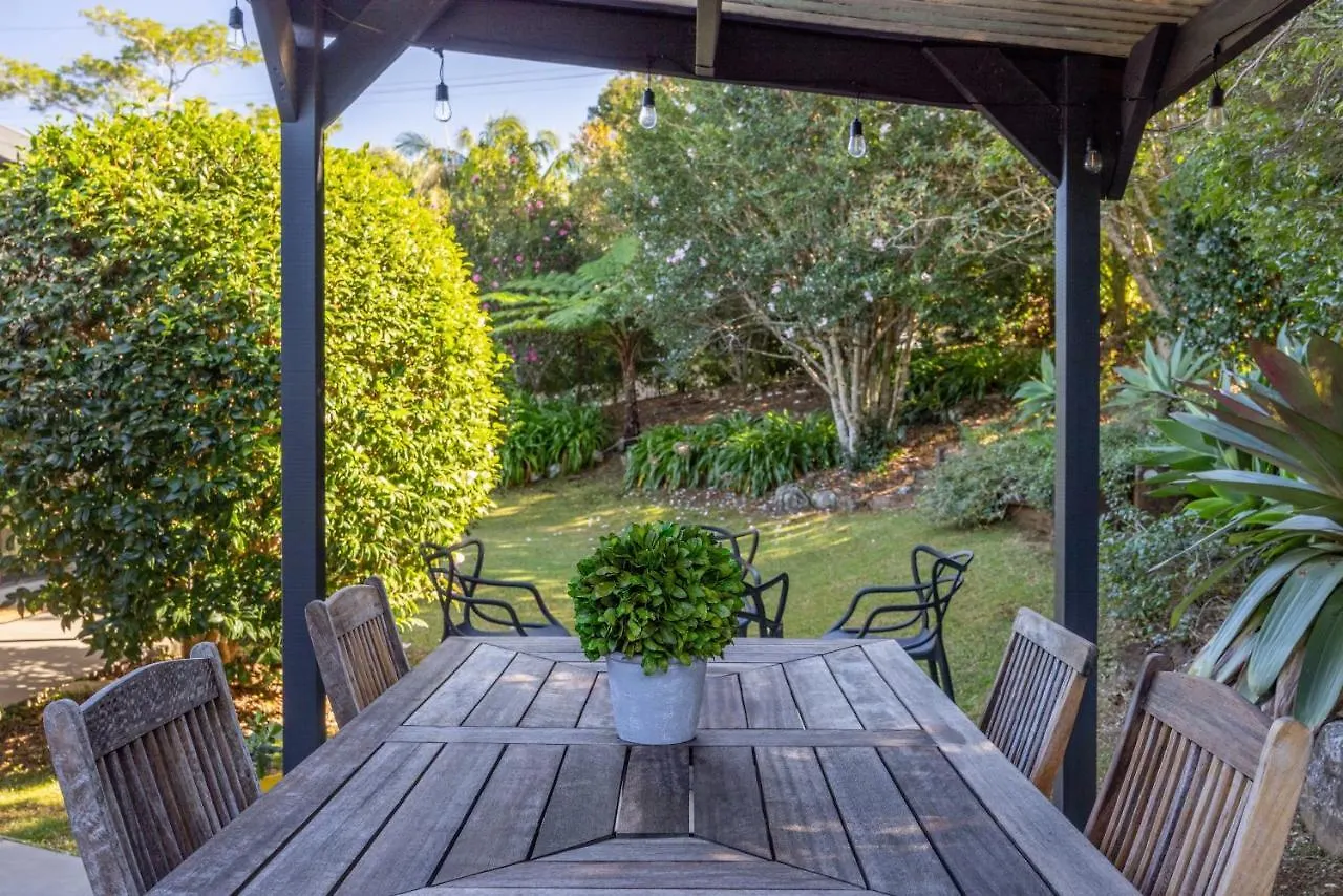 Teak Street Retreat - Ultimate Comfort Steps To Maleny Main Street